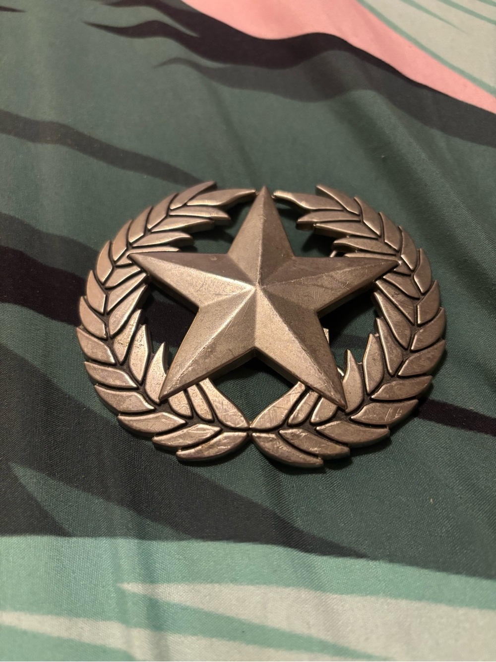 Men's Silver Star Laurel Belt Buckle - Classic Military Style